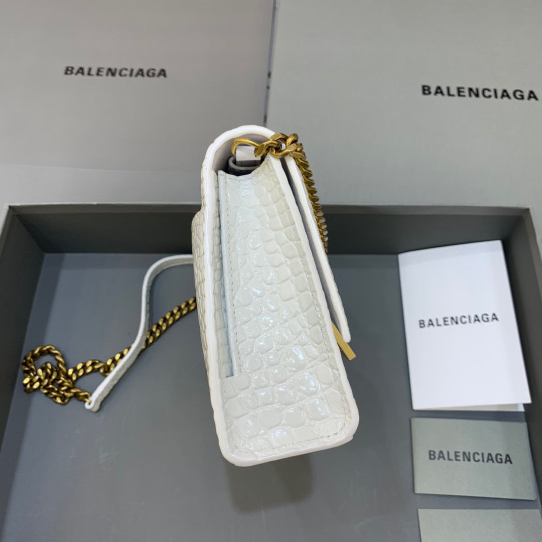 Top Quality Hourglass Wallet On Chain in White, For Women,  Bags 9in/23cm