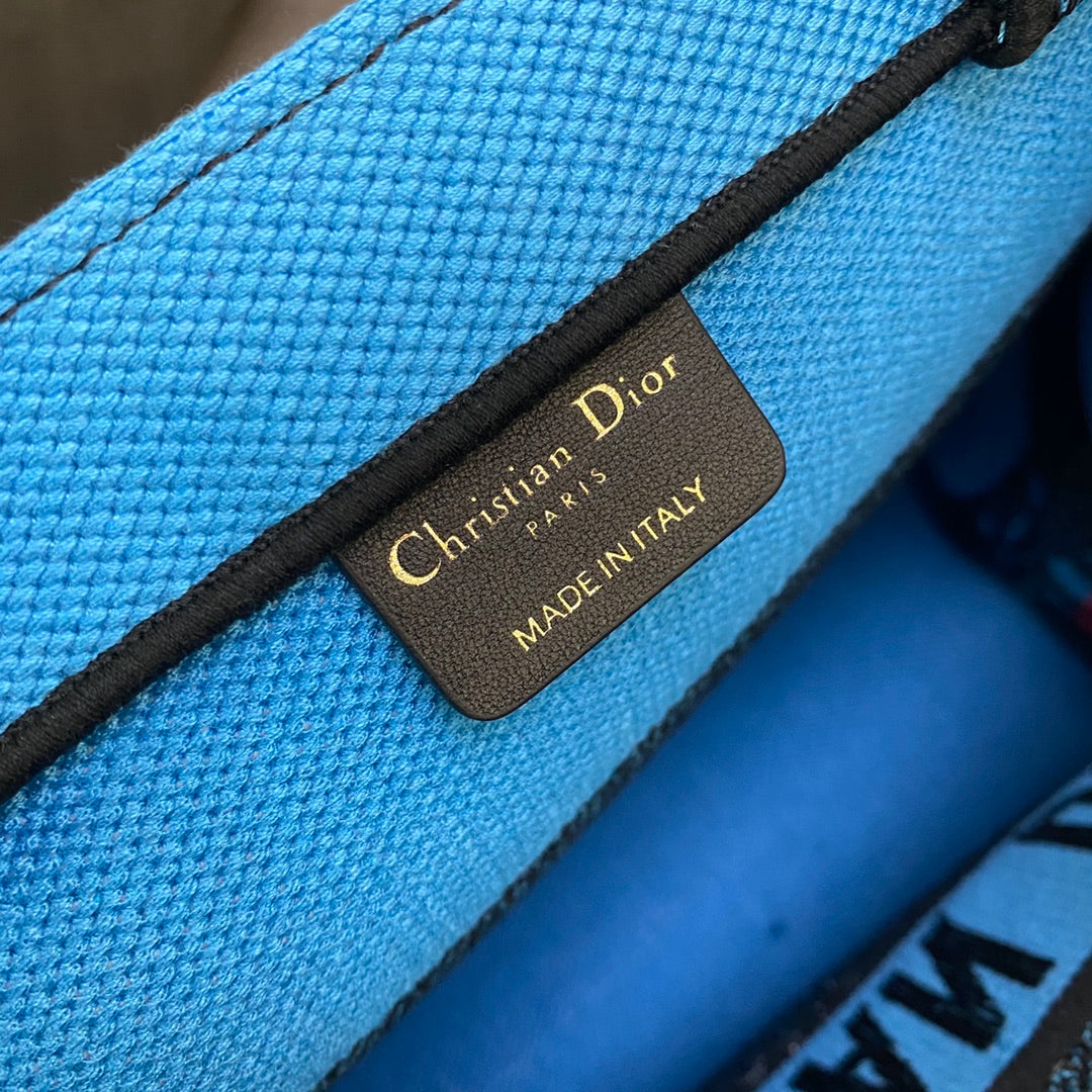 Top Quality MeTop Qualityum Book Tote Bright Blue and Bright Pink D-Jungle Pop Embroidery, Blue/Pink, For Women Womens Handbags, 36cm CD M1296ZRON_M888