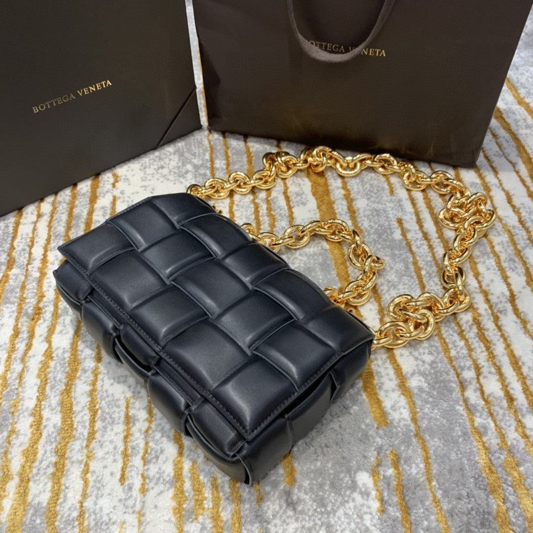 Top Quality Chain Cassette Bag For Women 10.2in/26cm In Black 631421VBWZ08425