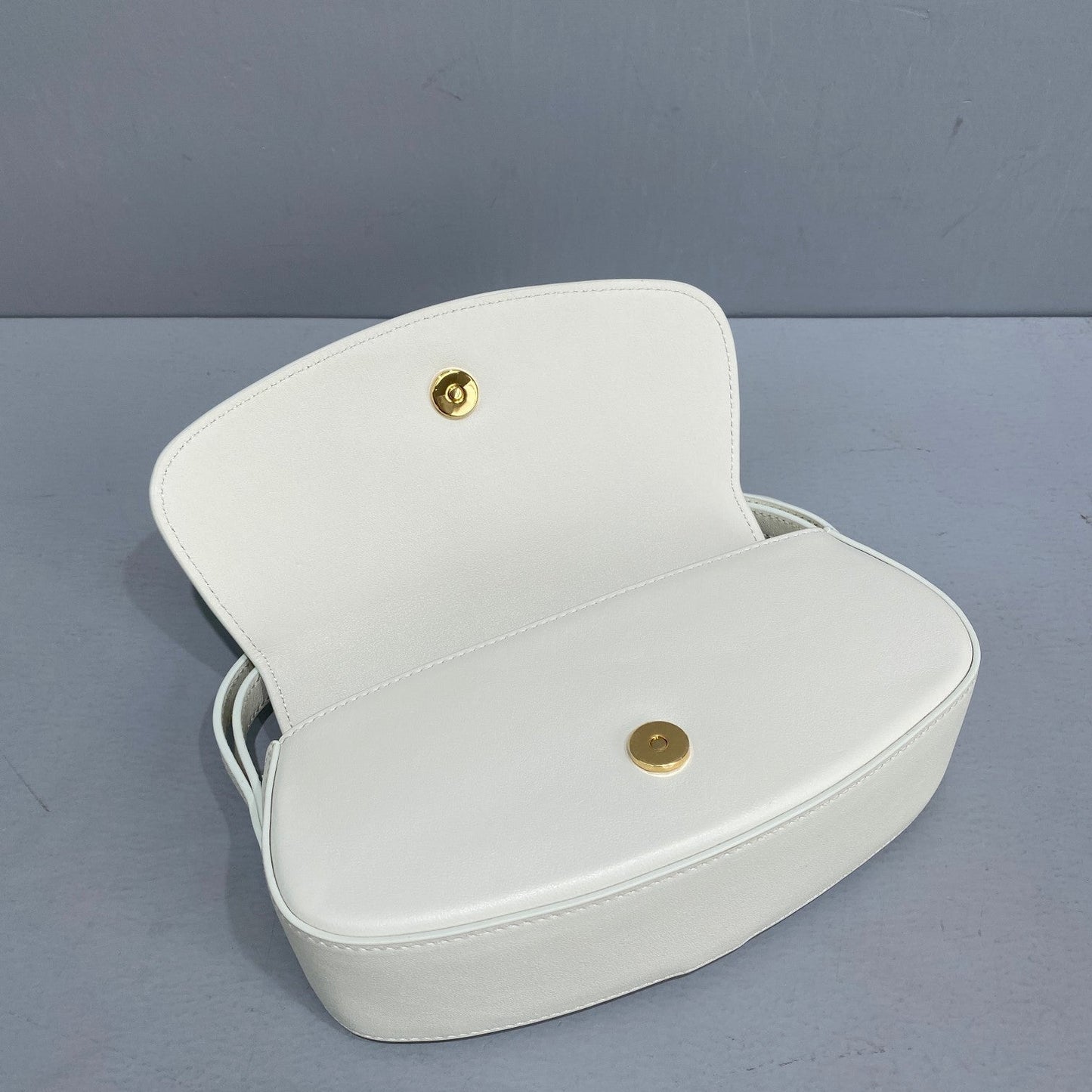 Top Quality Clutch On Strap White For Women 7in/18cm 10I593DQ1.01OP