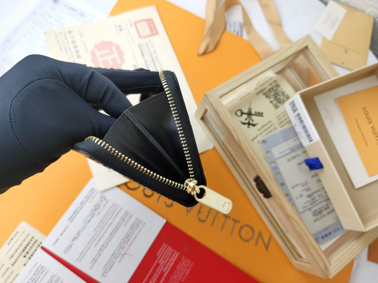 EN - New 1:1 rep  Wallet LUV 122