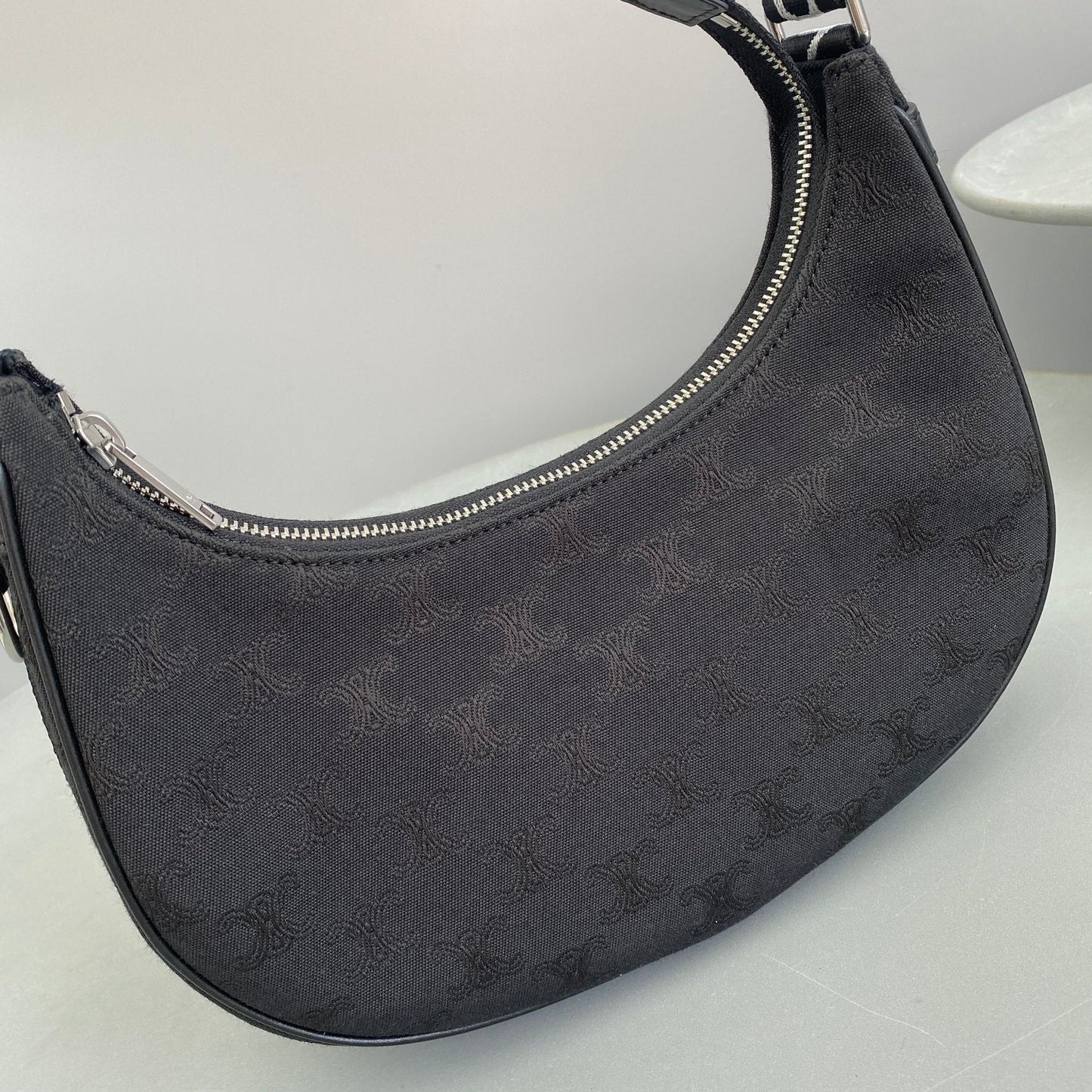 Top Quality MeTop Qualityum Ava Bag With Top Quality Strap Black For Women 9in/23cm 196962DLM.38SI