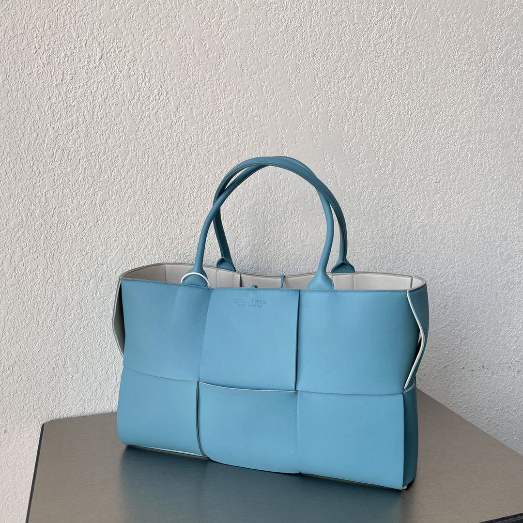 Top Quality Arco Tote Bag For Women 16.14in/41cm In Blue