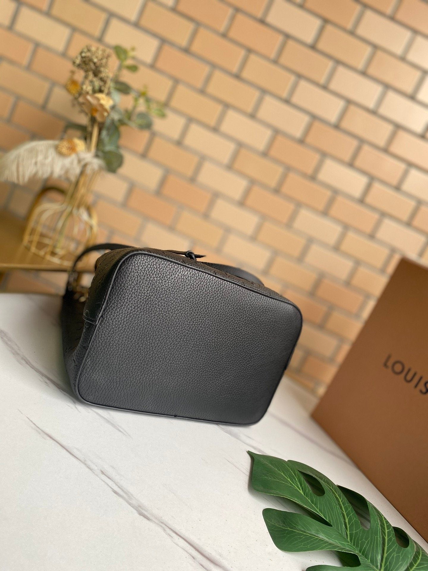Top Quality NeoNoe MM Bucket Bag Monogram Empreinte Black For Women, Womens Handbags, Shoulder Bags 10.2in/26cm Top Quality M45256