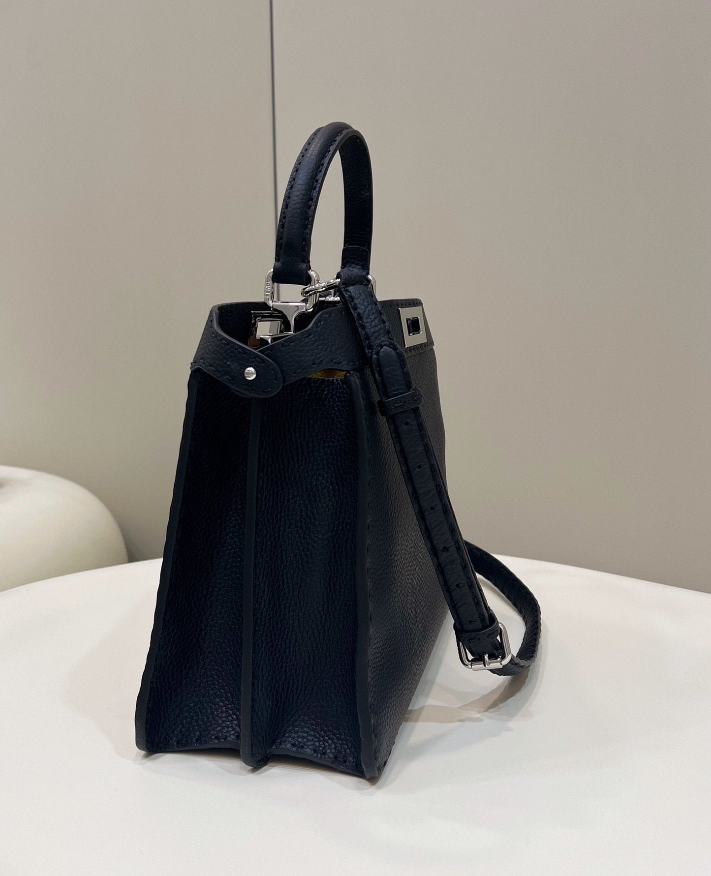 FI Top Quality ISeeU MeTop Qualityum Black For Women, Handbags, Shoulder Bags 13.1in/33.5cm FF