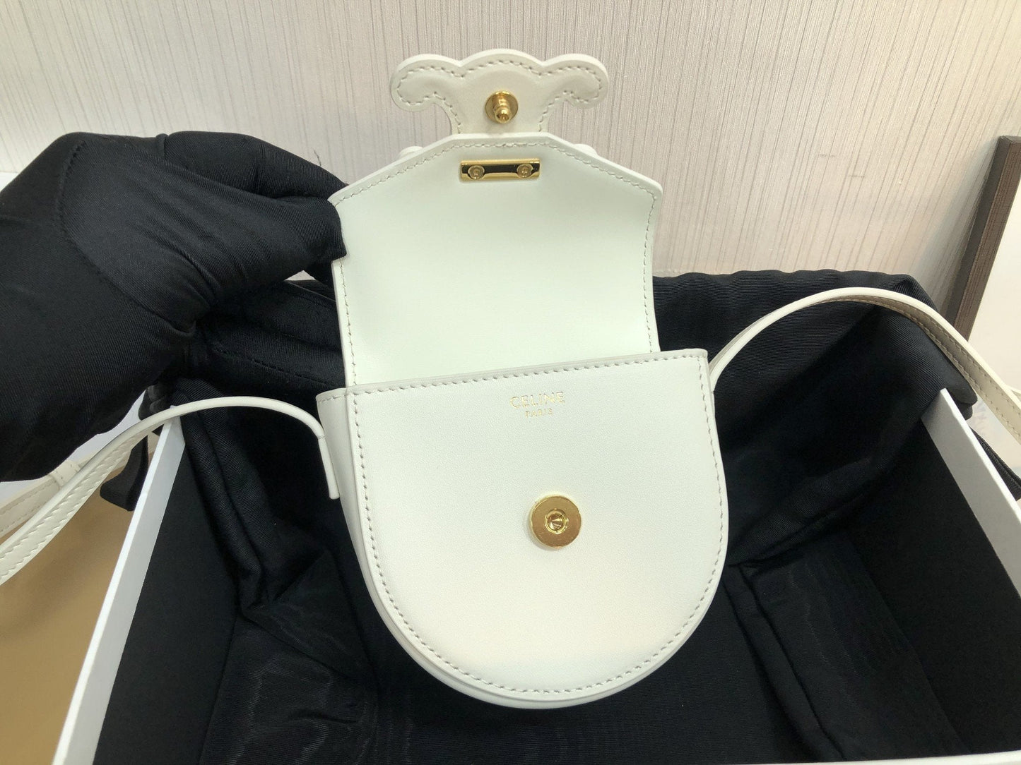 Top Quality Mini BesaTop Quality Cuir Triomphe White For Women 4in/11cm 10J303DPQ.01BC