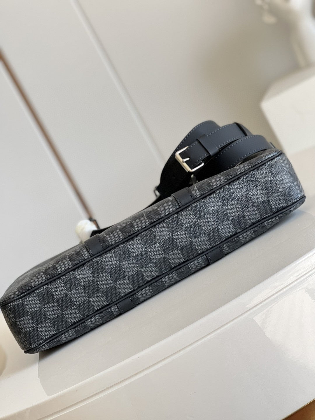 Top Quality Porte Documents Voyage PM Damier Graphite Canvas For Men, Bags, Shoulder And Crossbody Bags 13.8in/35cm Top Quality N41478