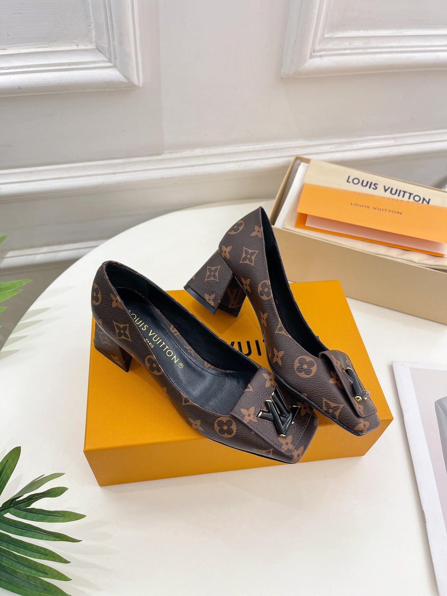 New 1:1 rep LUV High Heel Shoes 033