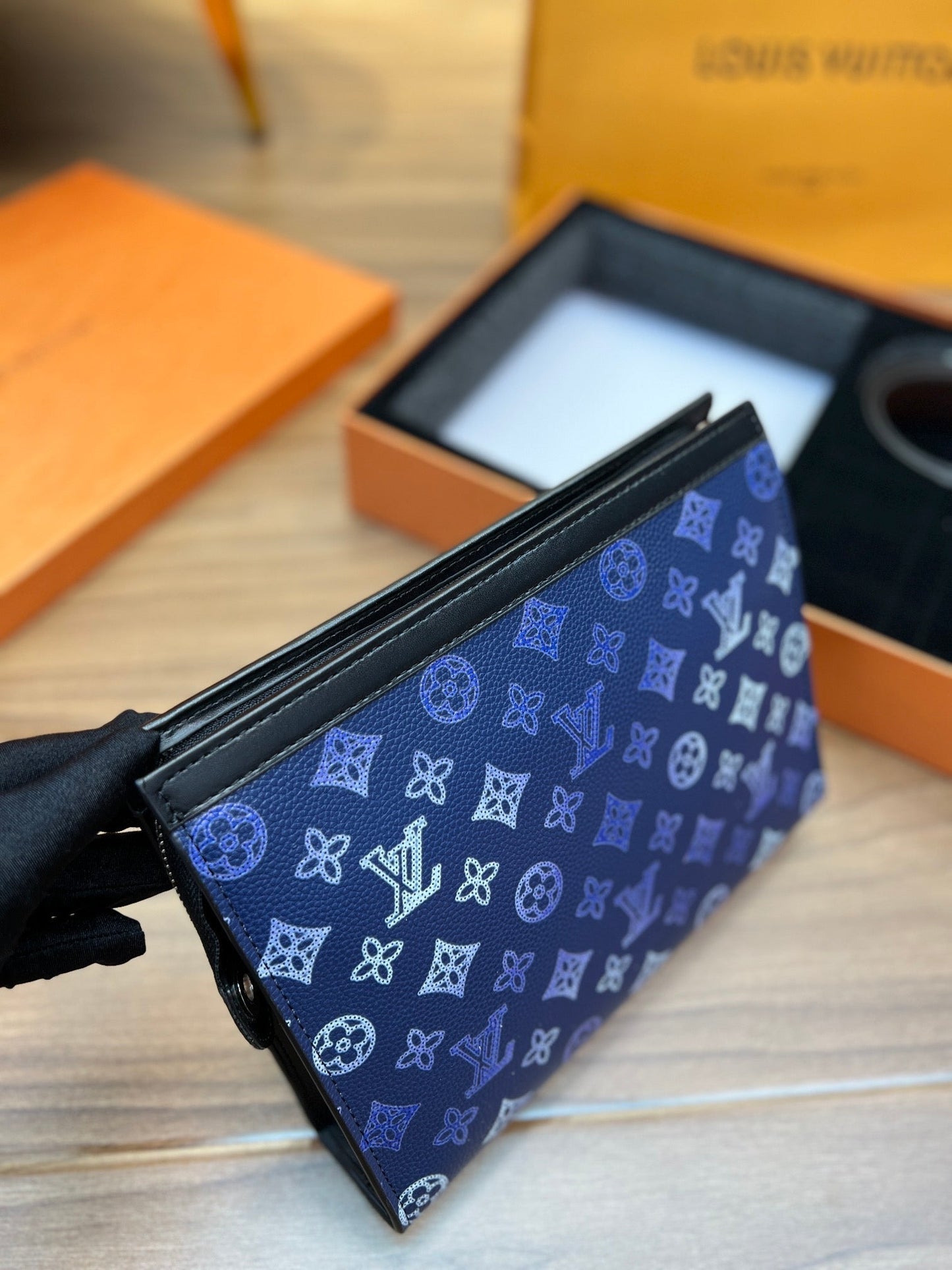 EN - New 1:1 rep Lux Bags LUV 541