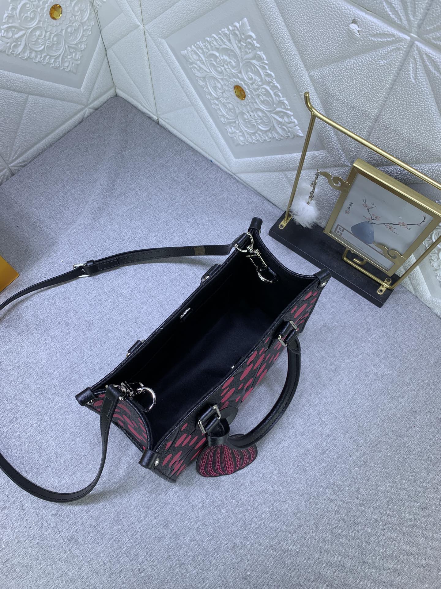 EN - New 1:1 rep Bag LUV 637