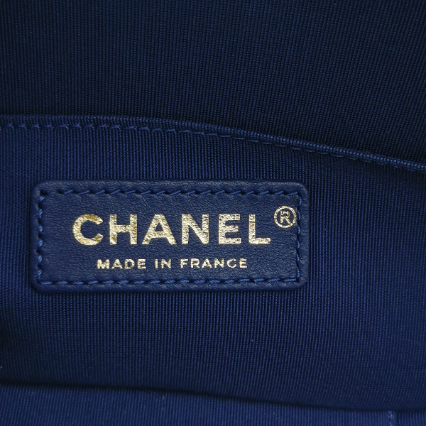 Chanel White and Blue Small Crumpled Calfskin Vanity Case Crossbody Bag