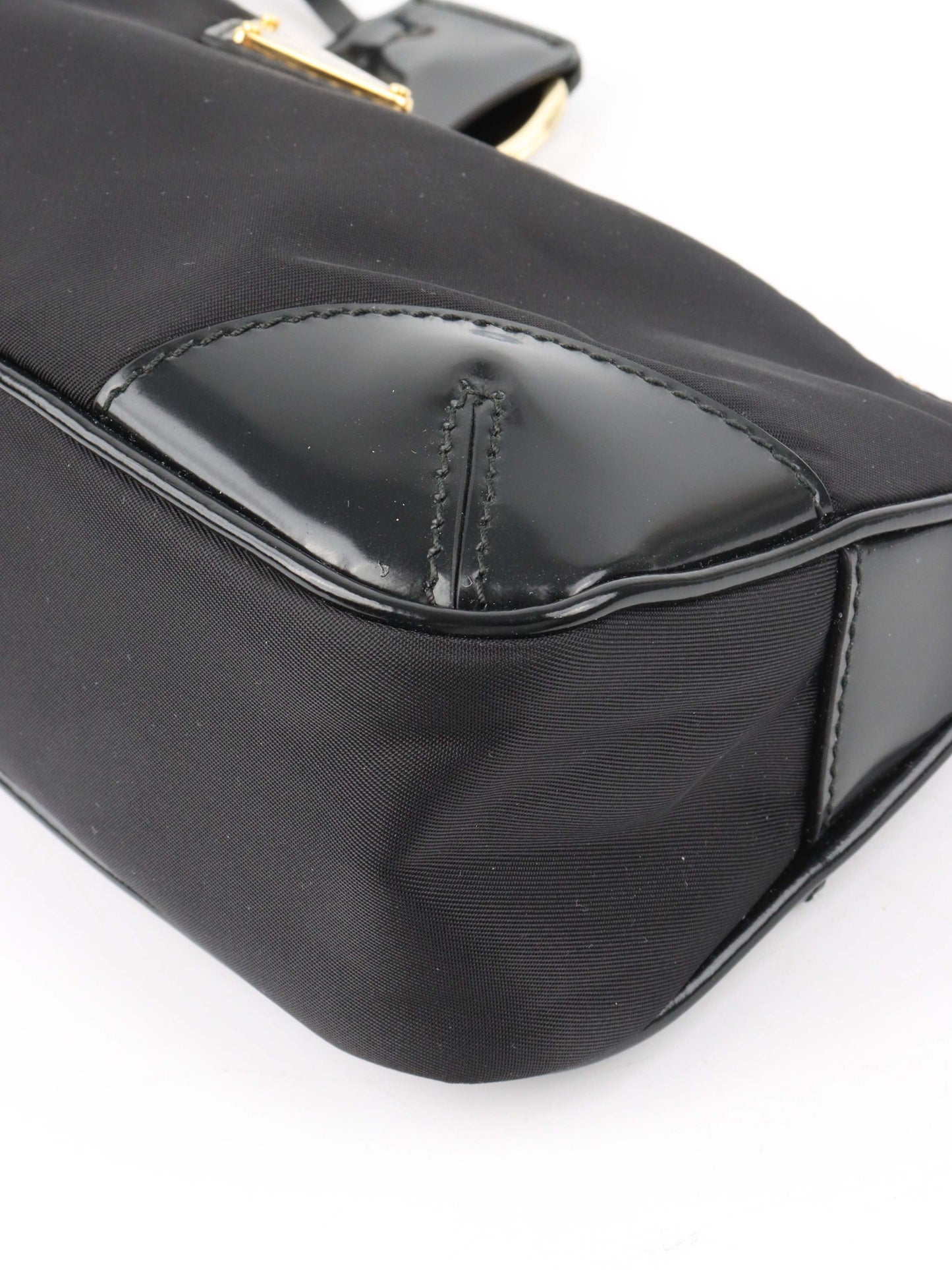 Prada Black Re-Edition 2002 Nylon Shoulder Bag.