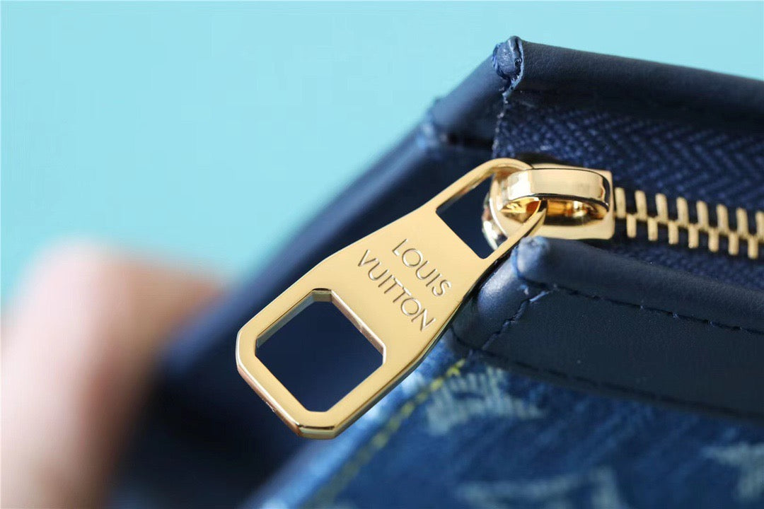 Top Quality Pochette Voyage MM Monogram Drip Blue By Nigo For Pre-Spring, Travel Accessories 27cm Top Quality M45961