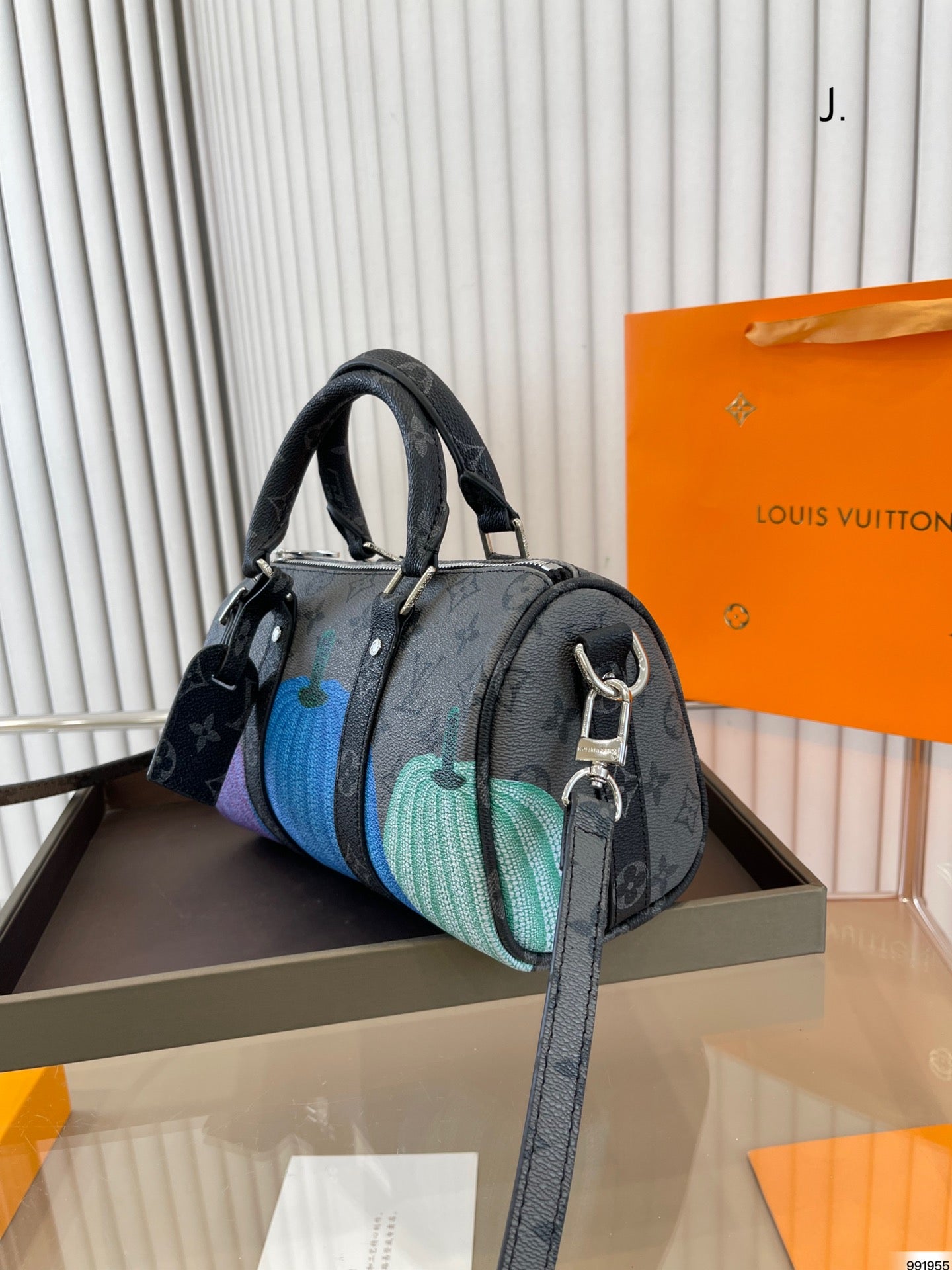 EN - New 1:1 rep  Bags LUV 676
