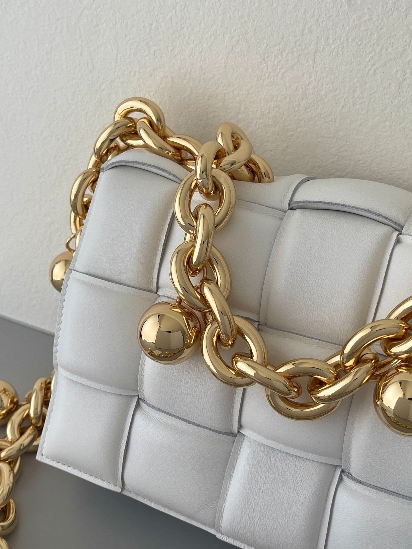 Top Quality Chain Cassette White, For Women, Bags 10.2in/26cm 680070V1FY09009