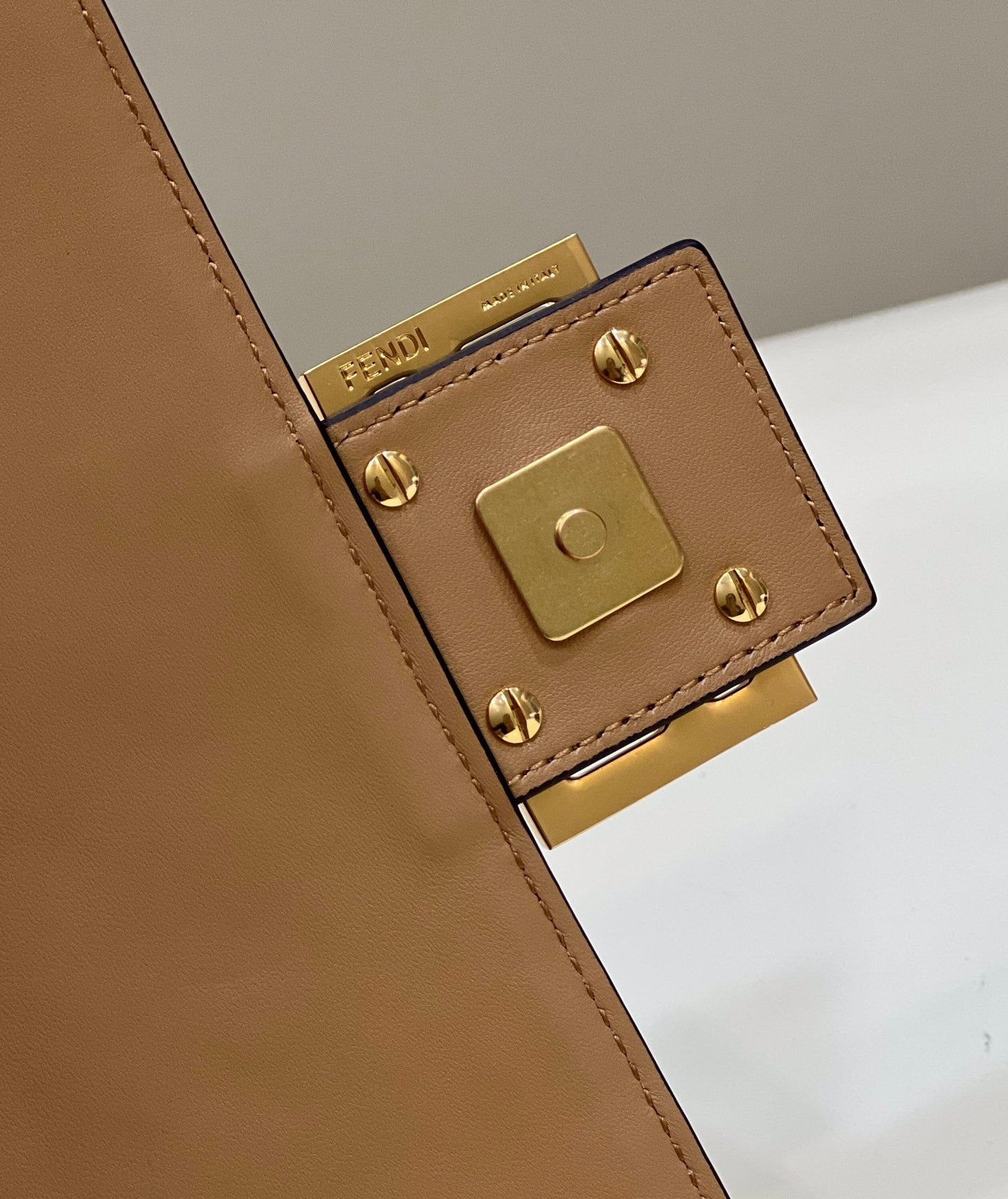 Top QualityTop Quality Baguette Brown For Women, Women’s Handbags, Shoulder And Crossbody Bags 10in/27cm FF 8BR600