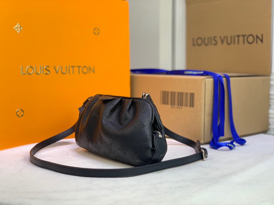 EN - New 1:1 rep  Bags LUV 122