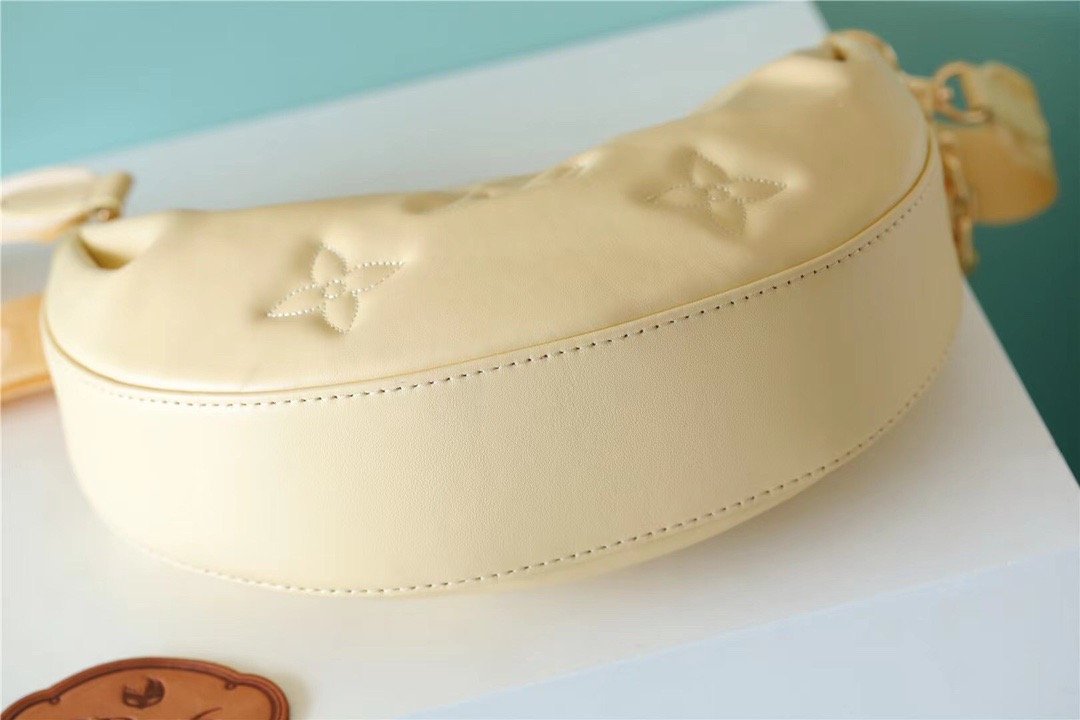 Top Quality Over The Moon Bag Handbags For Women In Banana Yellow 10.8in/28cm Top Quality M59823