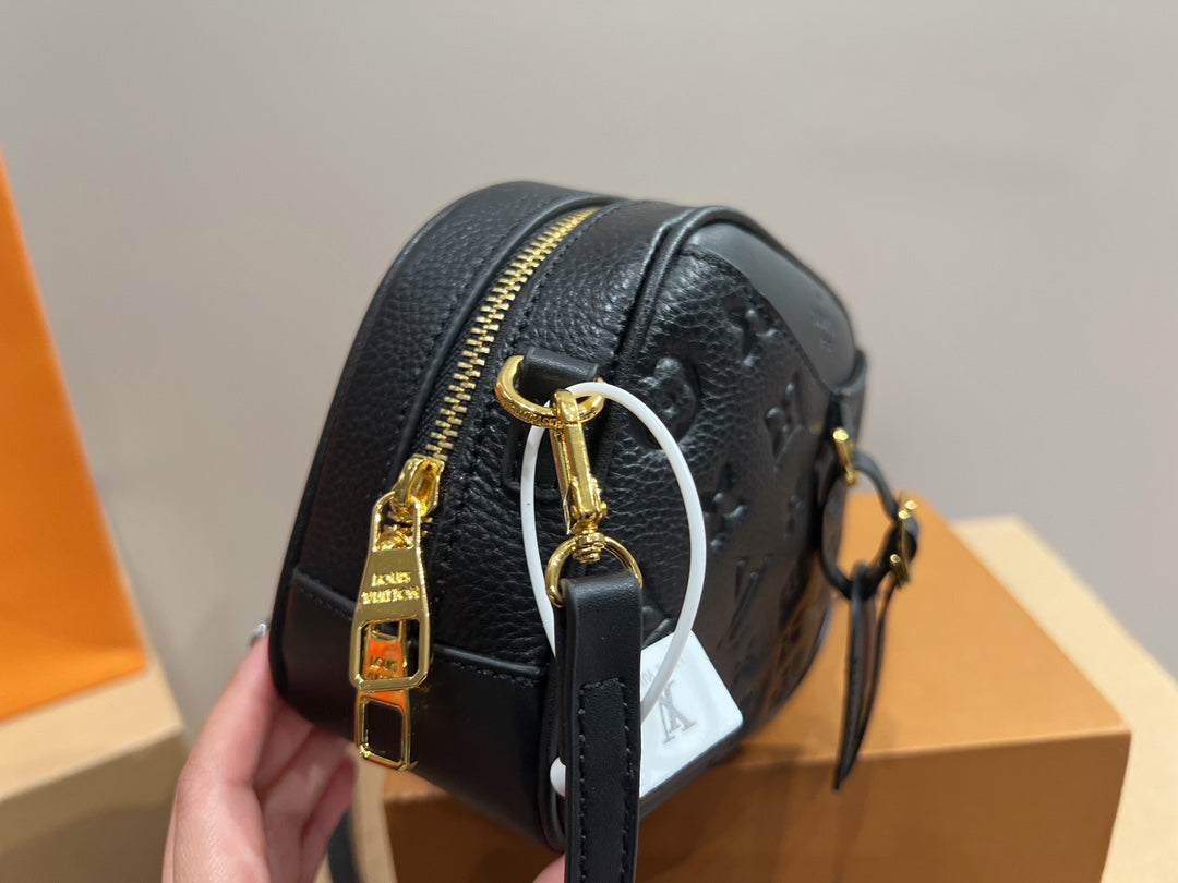 EN - Luxury Bags LUV 756