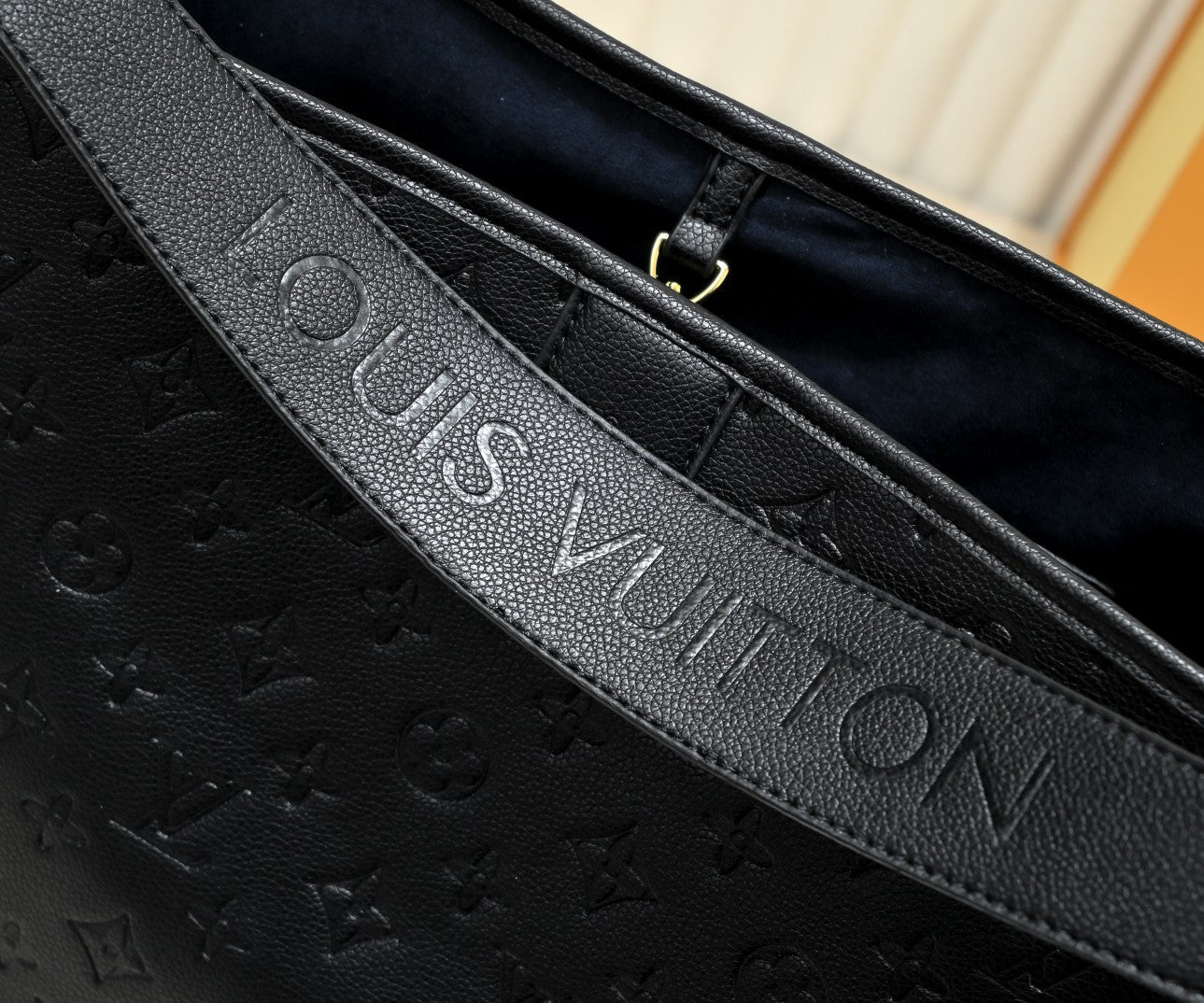 EN - Luxury Bags LUV 806
