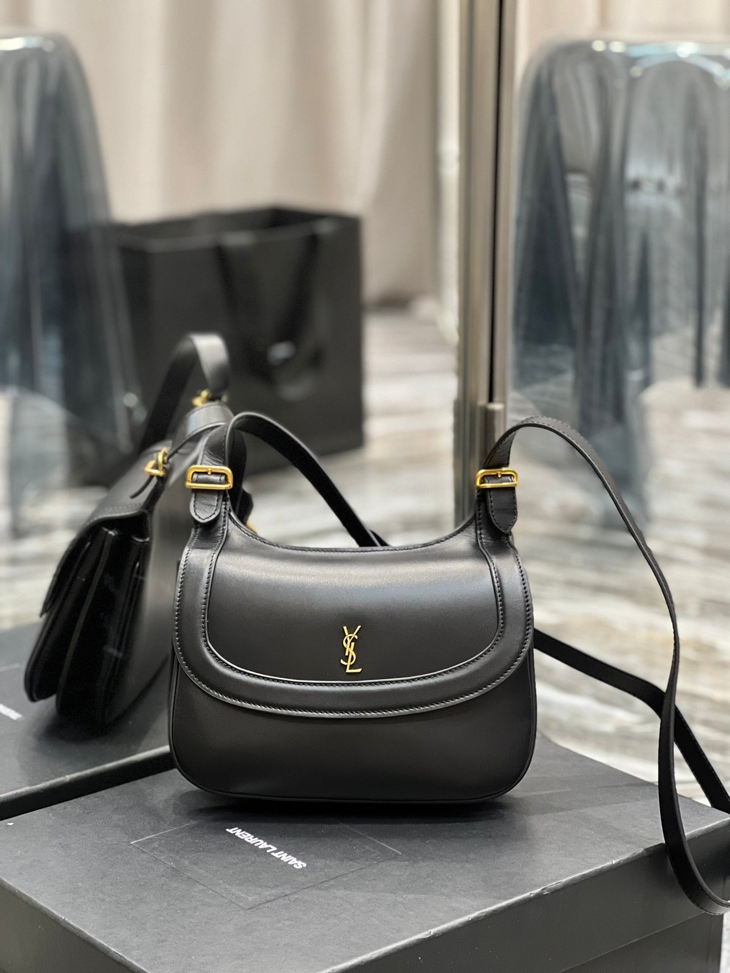 Top Quality Charlie MeTop Qualityum Shoudler Bag Black For Women 9.1in/23cm YSl 6867422R20W1000