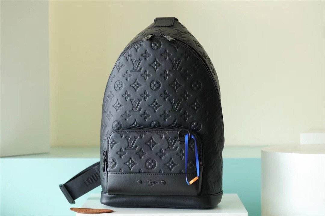 Top Quality Racer Slingbag Monogram Shadow Black For Men, Backpacks 16.5in/42cm Top Quality M46107