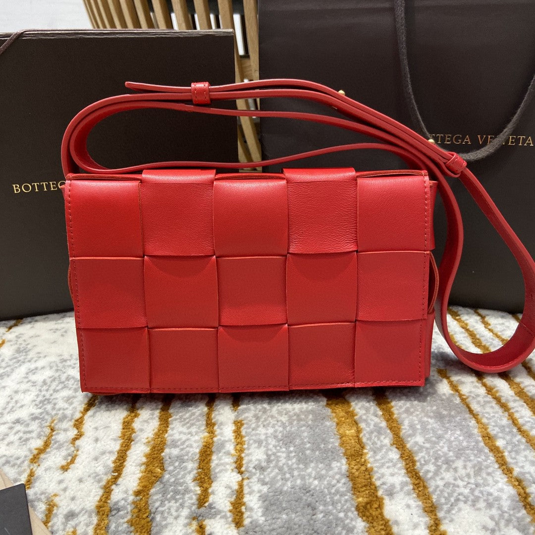 Top Quality Cassette Bag For Women 9.1in/23cm In Red