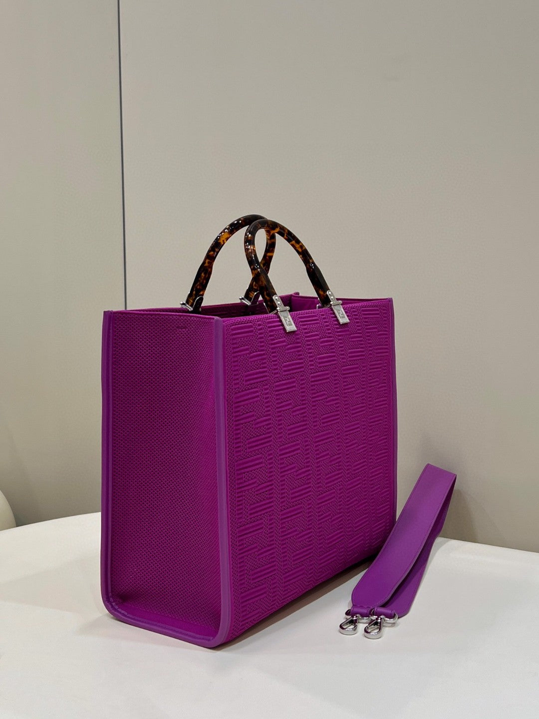 Top QualityTop Quality Sunshine Medium Purple FF fabric shopper Bag For Woman 31cm/12in 8BH386AHWCF037T