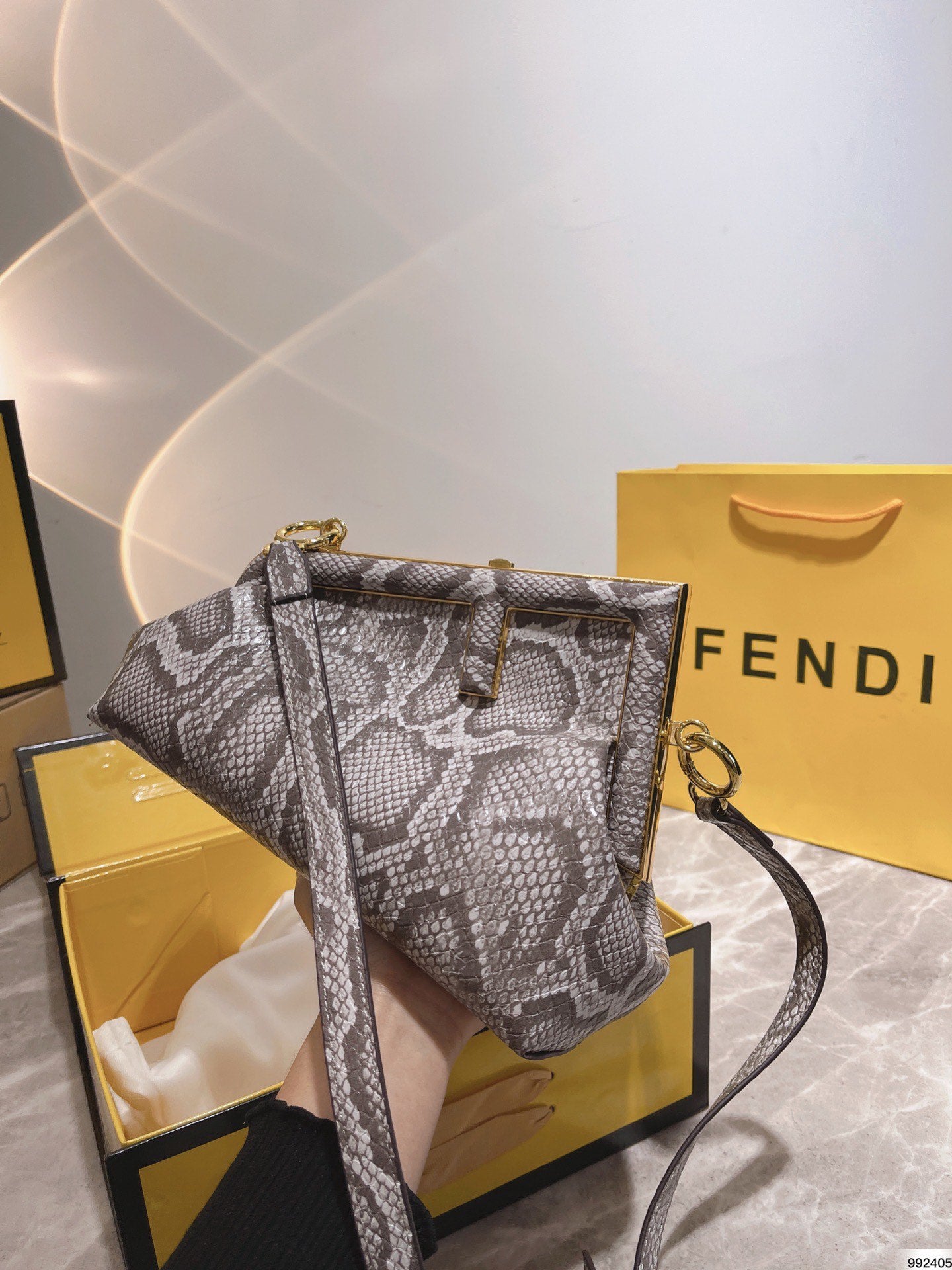 EN - New 1:1 rep  Bags FEI 237