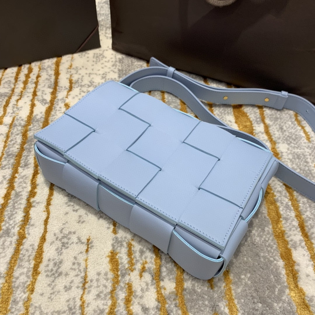 Top Quality Cassette Bag For Women 9.1in/23cm In Blue 666870V17H13915