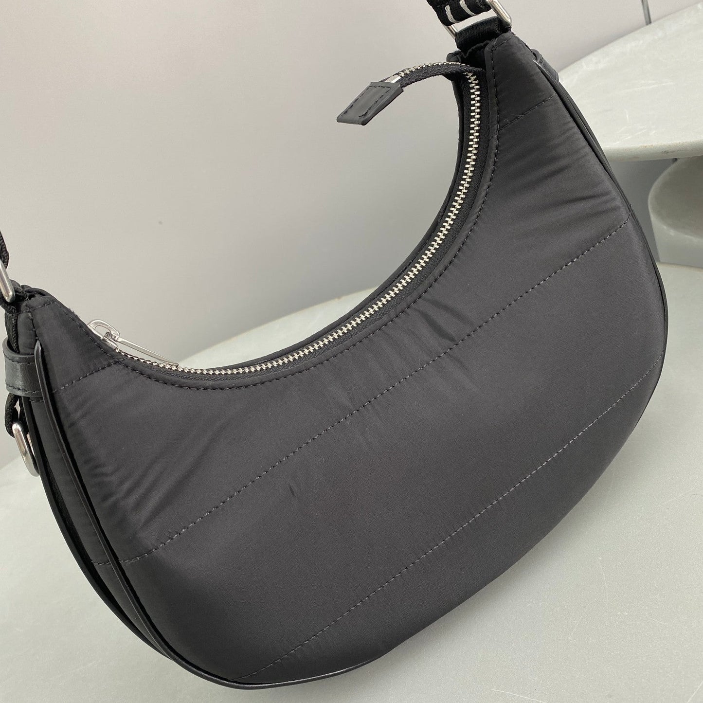 Top Quality Medium Ava Bag With Top Quality Strap In Quilted Nylon Black For Women 9in/23cm 196972DLI.38SI