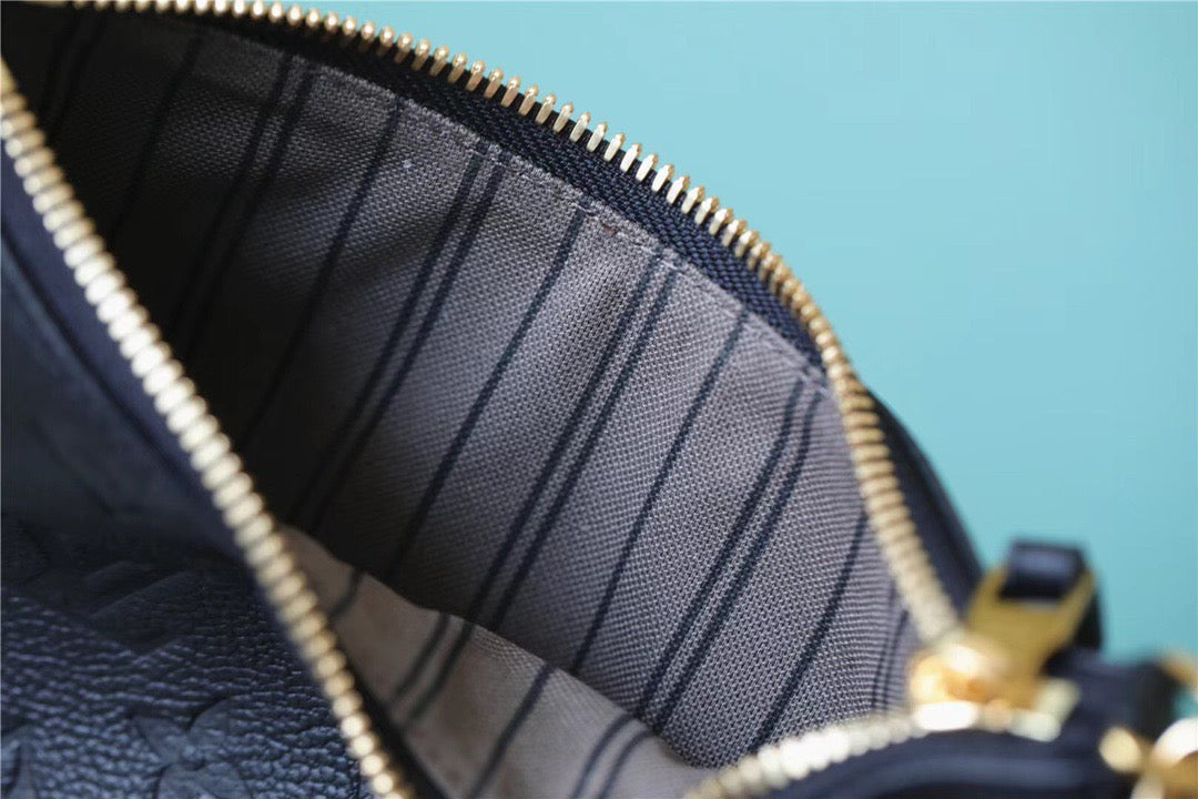 Top Quality Easy Pouch On Strap Monogram Empreinte Black For Women, Womens Handbags, Shoulder Bags And Crossbody Bags 7.5in/19cm Top Quality M80349