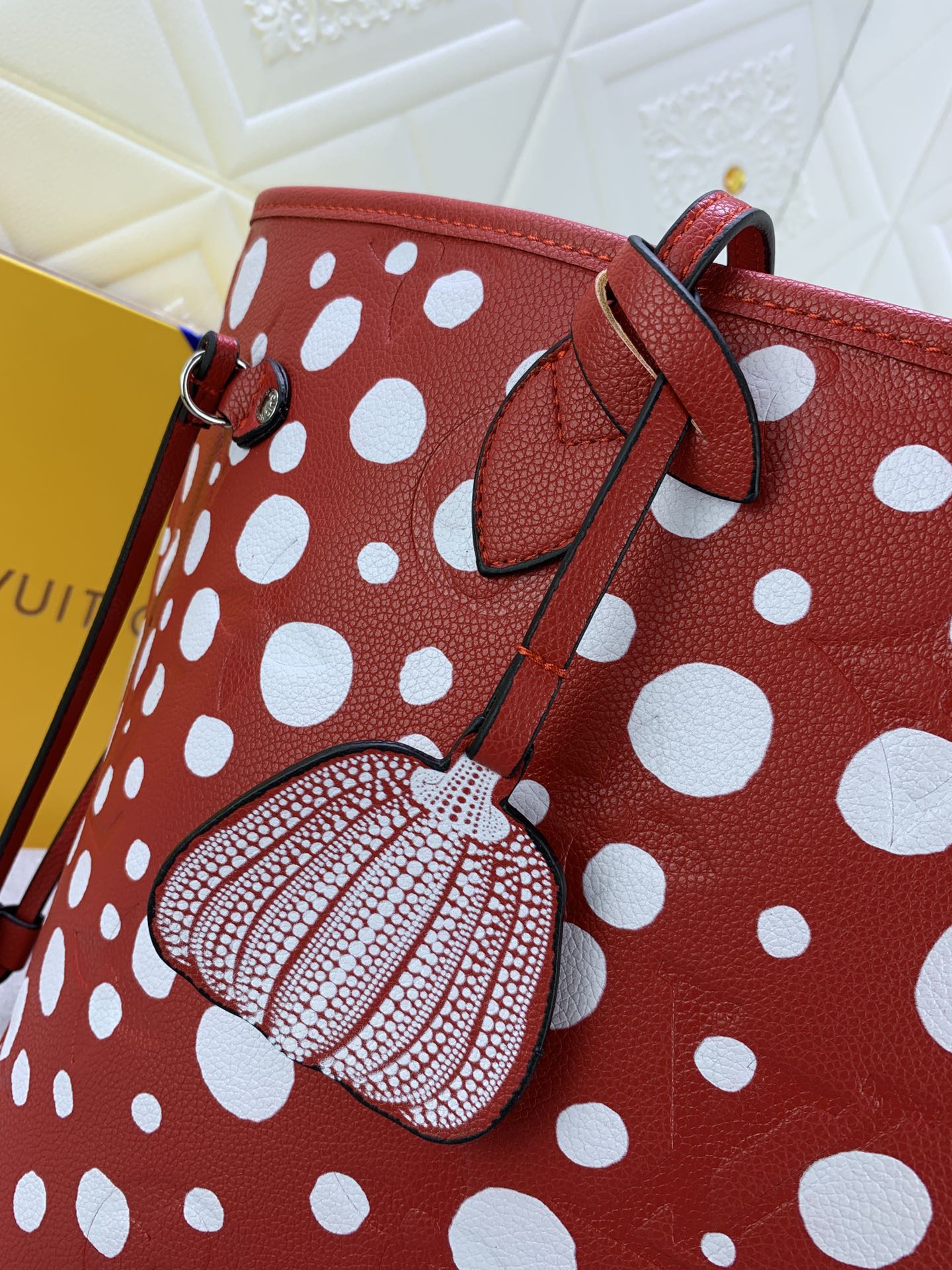 EN - New 1:1 rep Bag LUV 652