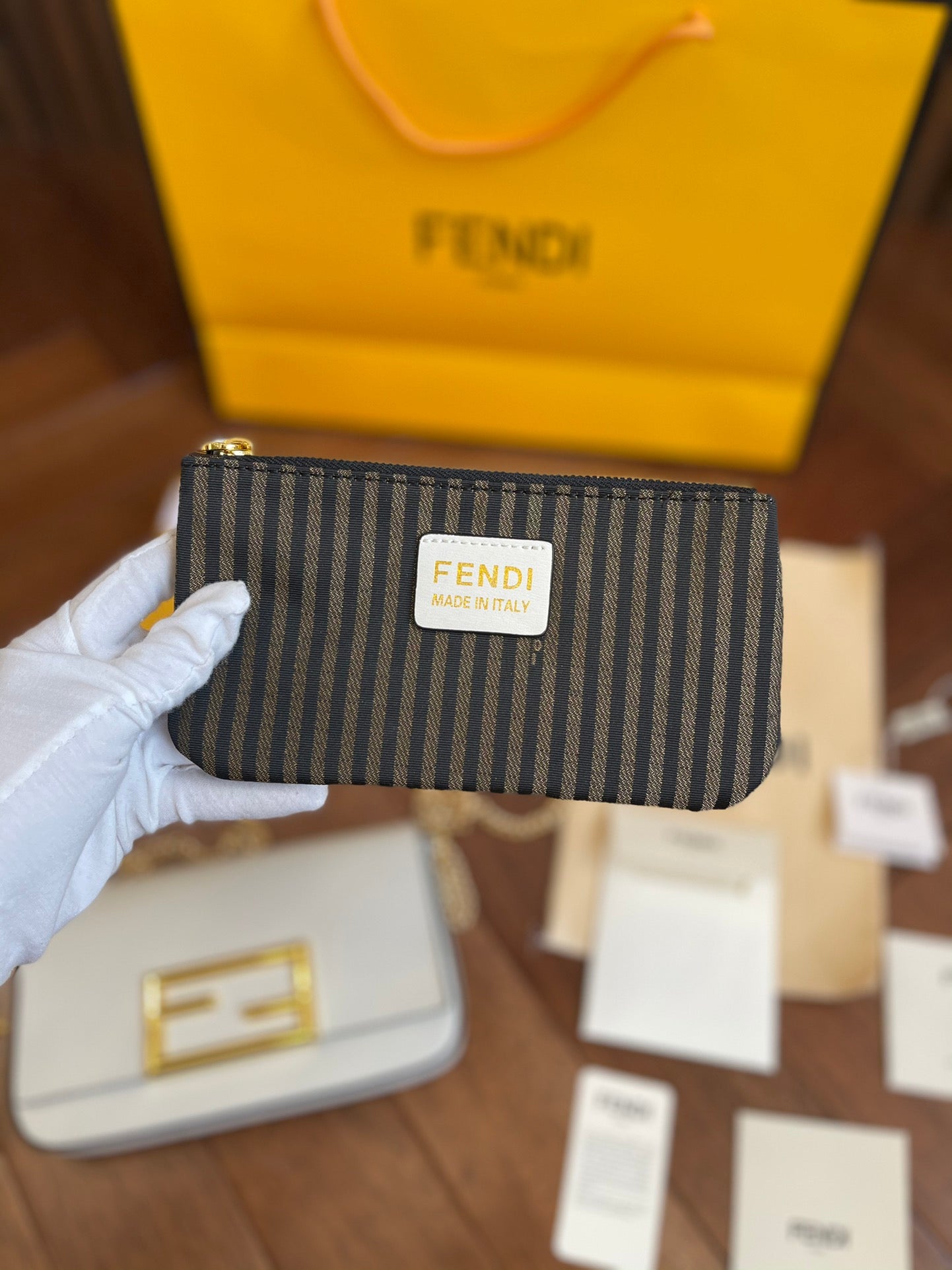 EN - New 1:1 rep  Bags FEI 250
