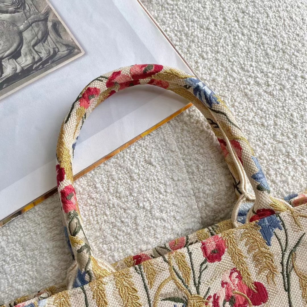 Top Quality MeTop Qualityum Book Tote Multicolor in Hibiscus Metallic Thread Embroidery Bag For Women 14in/36cm CD