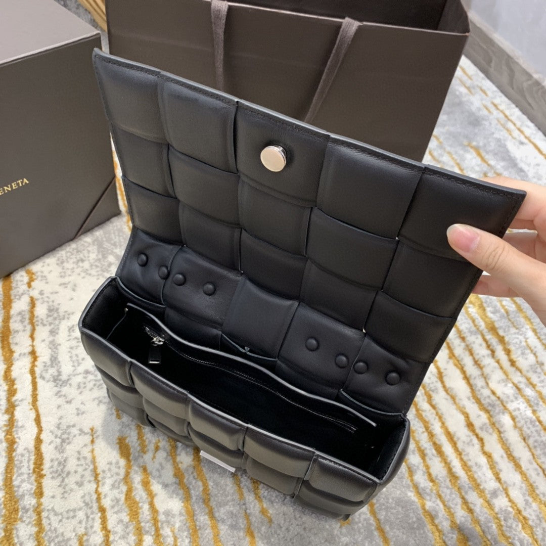 Top Quality Chain Cassette Bag For Women 10.2in/26cm In Black 631421VBWZ01229