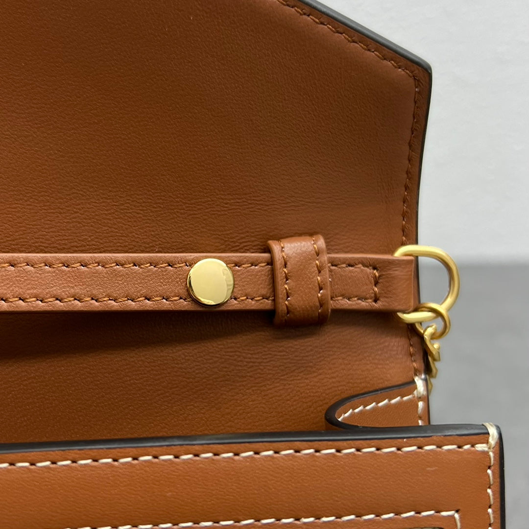 Top Quality Wallet On Chain Triomphe In Textile Natural / Tan For Women 7in/19cm 10J972DB2.02NT