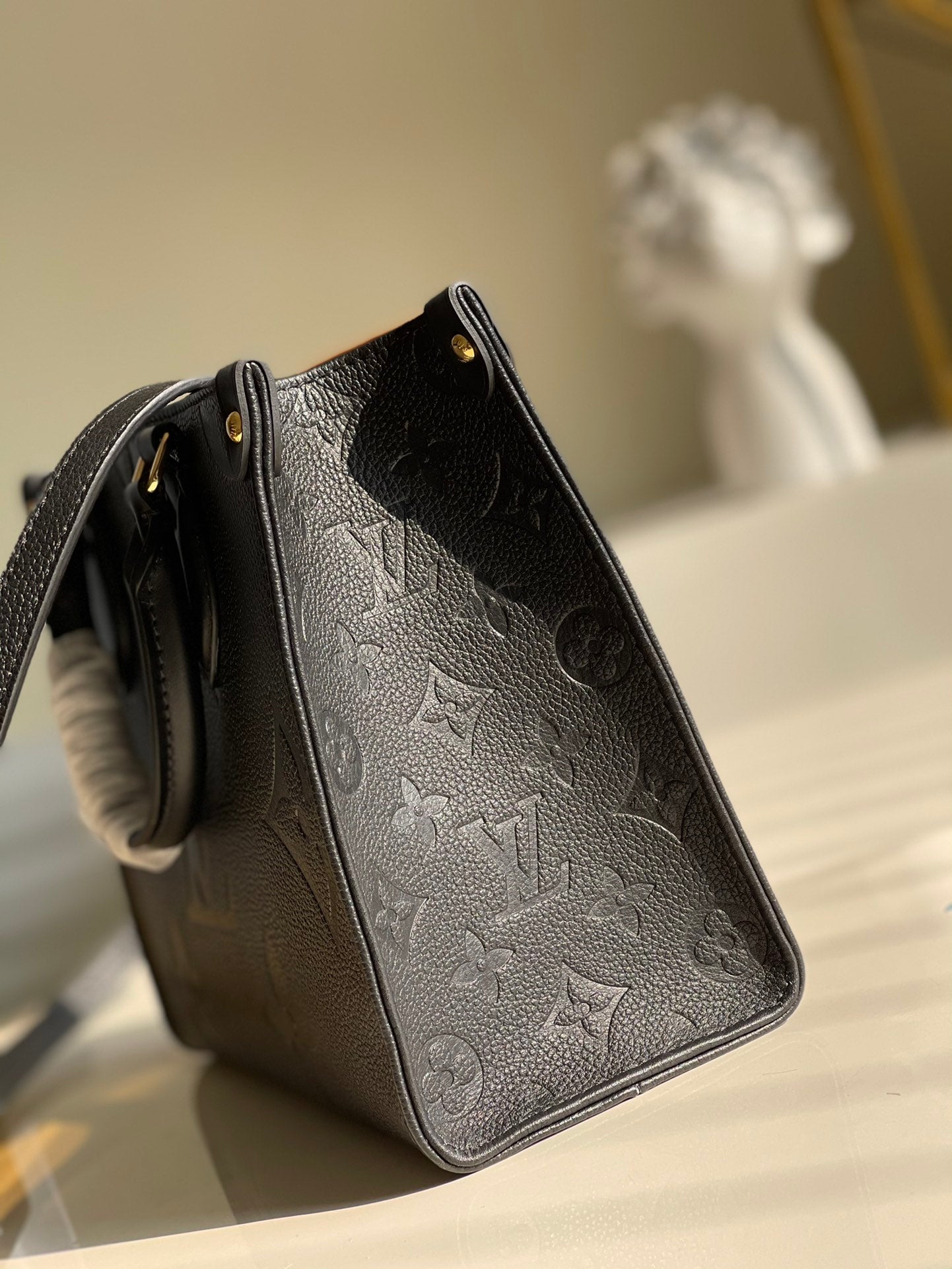Top Quality OnTheGo PM Tote Bag Monogram Empreinte Black For Women, Womens Handbags, Shoulder And Crossbody Bags 9.8in/25cm Top Quality M45653
