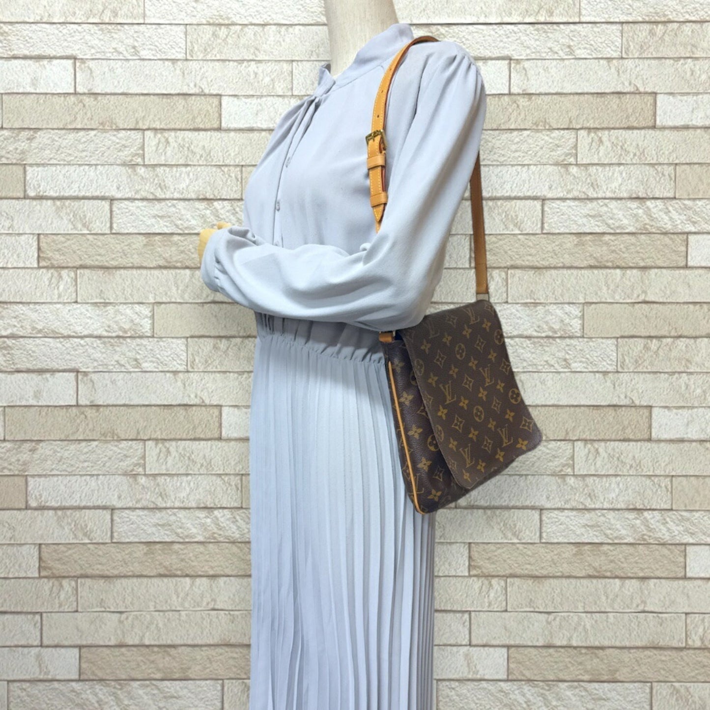 Louis Vuitton Monogram  Monogram Shoulder Bag