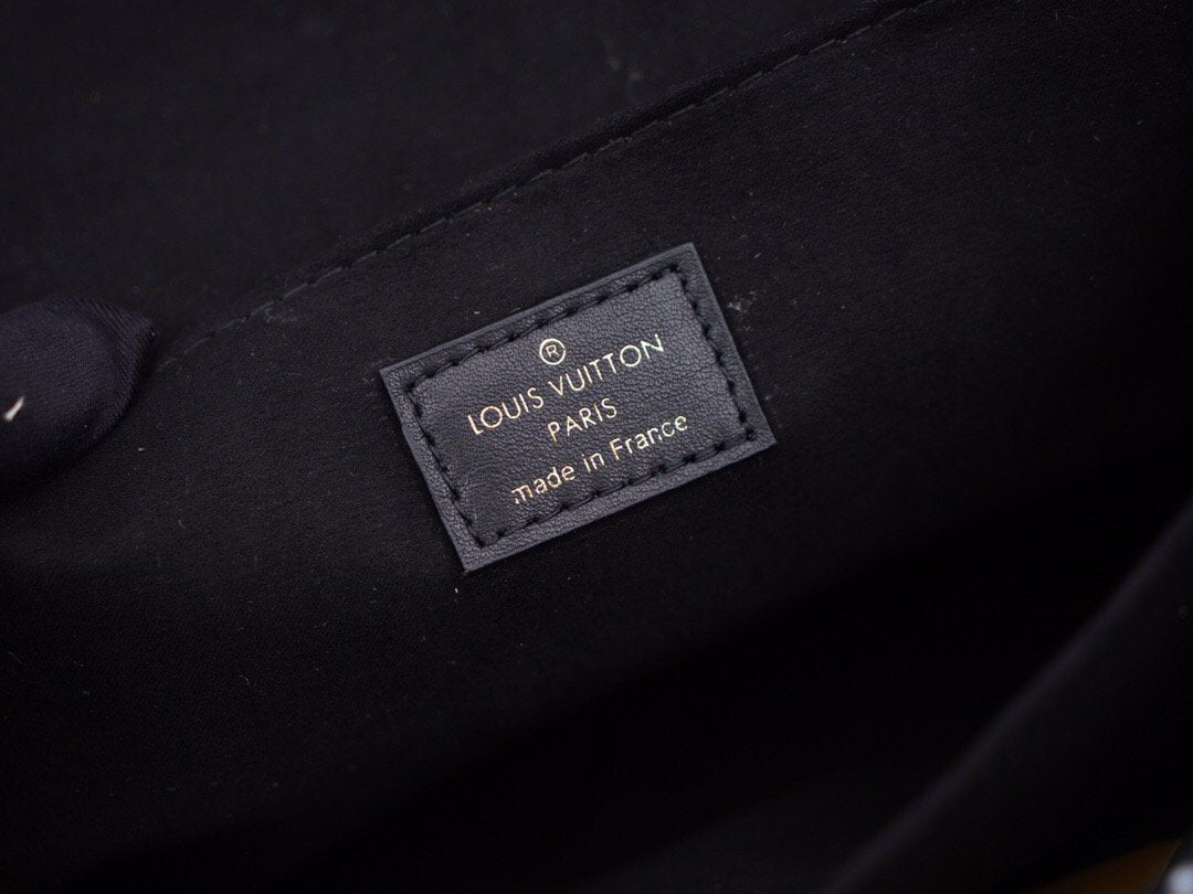 EN - New 1:1 rep  Bags LUV 129