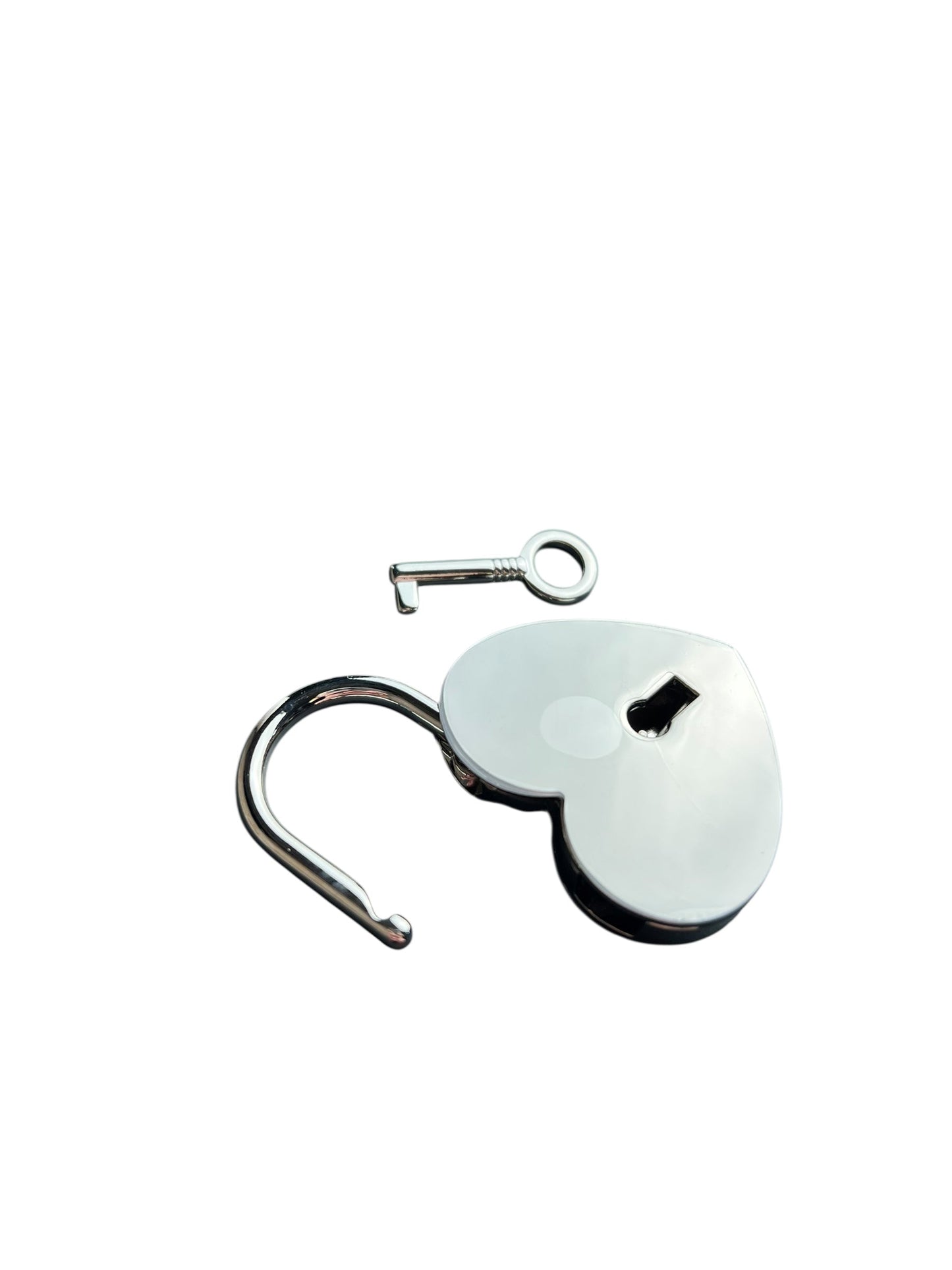Chanel Beauty LA Collection Heart Lock/Key Set