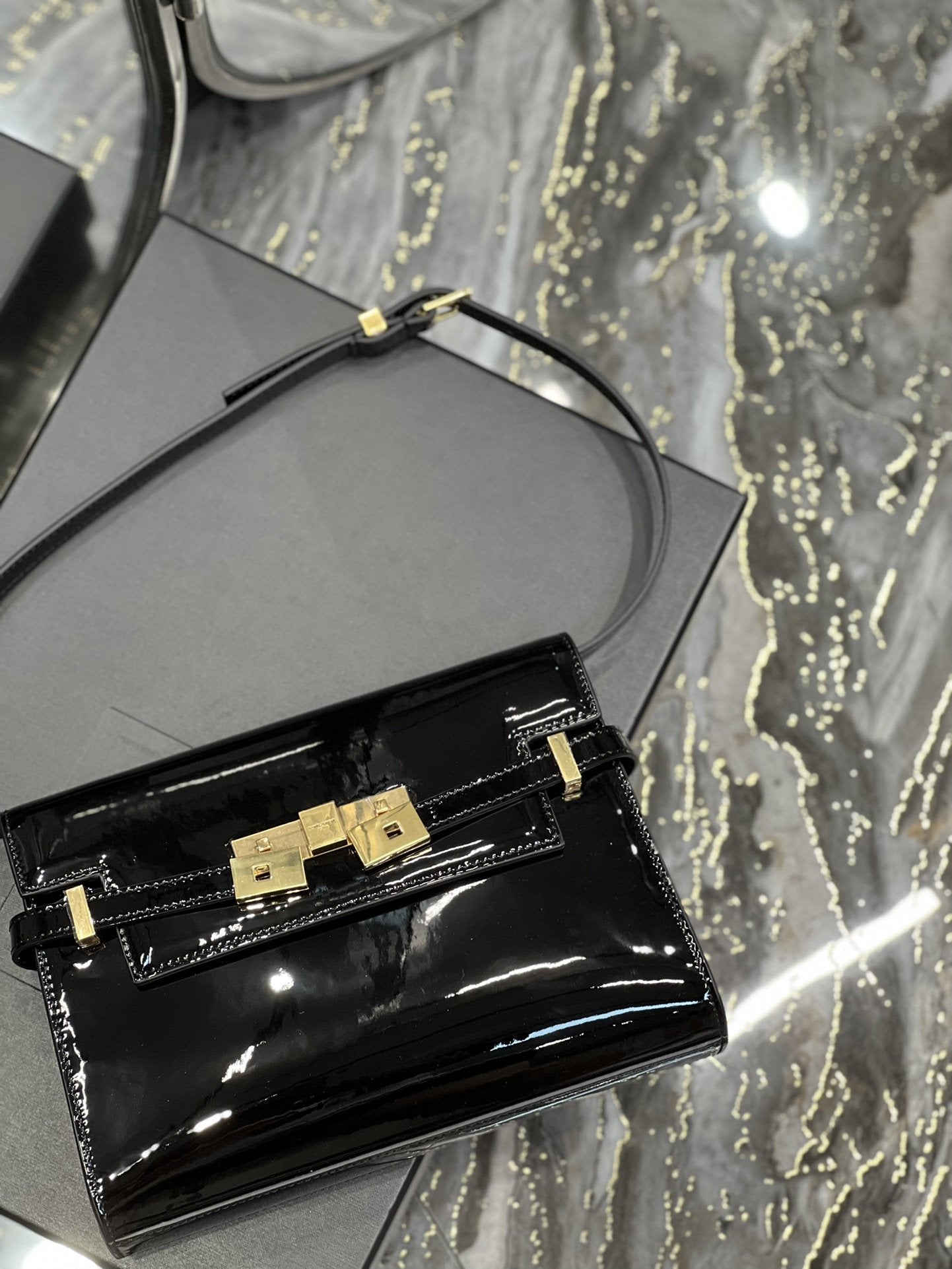 YSSL Manhattan Small Shoulder Bag Black For Women 9in/24cm YSL 675626B870J1000