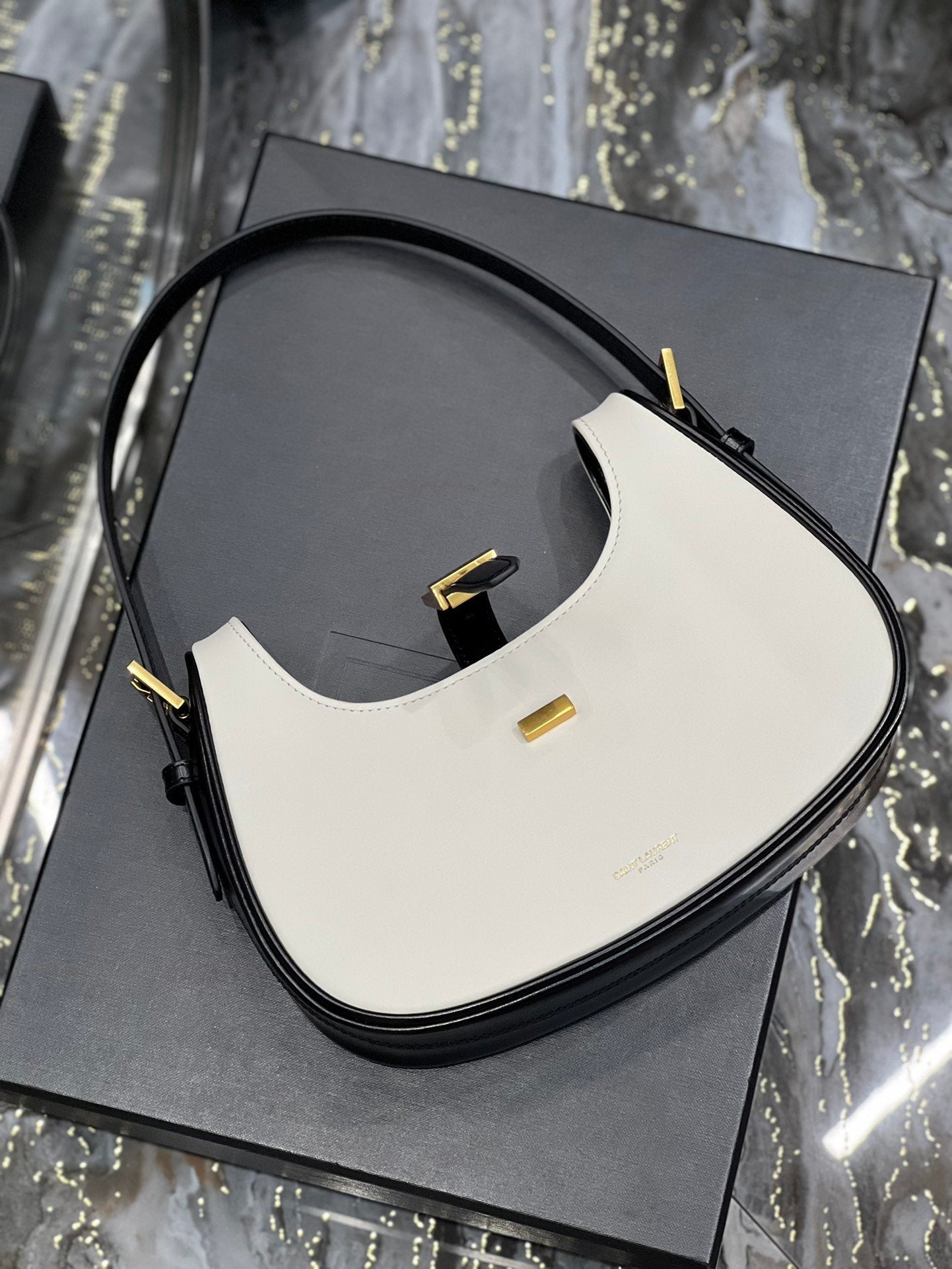 YSSL Le Fermoir Hobo Bag White With Gold Hardware For Women 9in/24cm YSL
