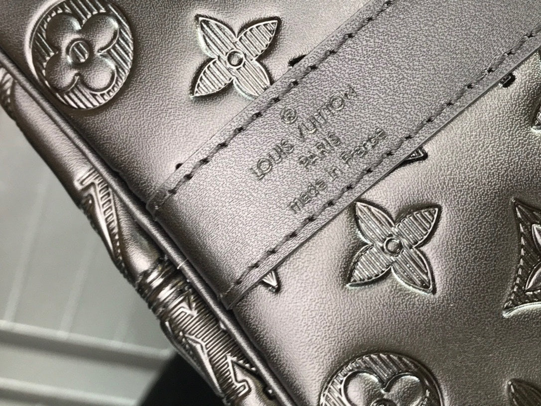 Top Quality Keepall Bandoulière 50 Monogram Shadow For Men, Travel Bags 19.7in/50cm Top Quality M44810