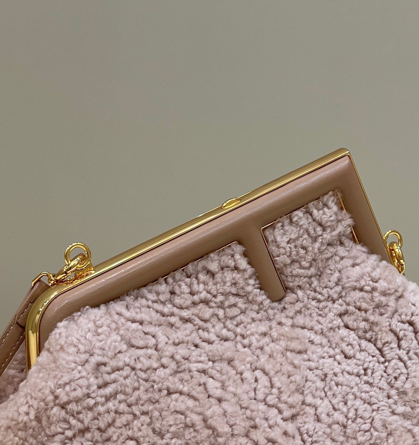 Top QualityTop Quality Top QualityTop Qualityrst Small Pink Mink Bag For Woman 26cm/10in