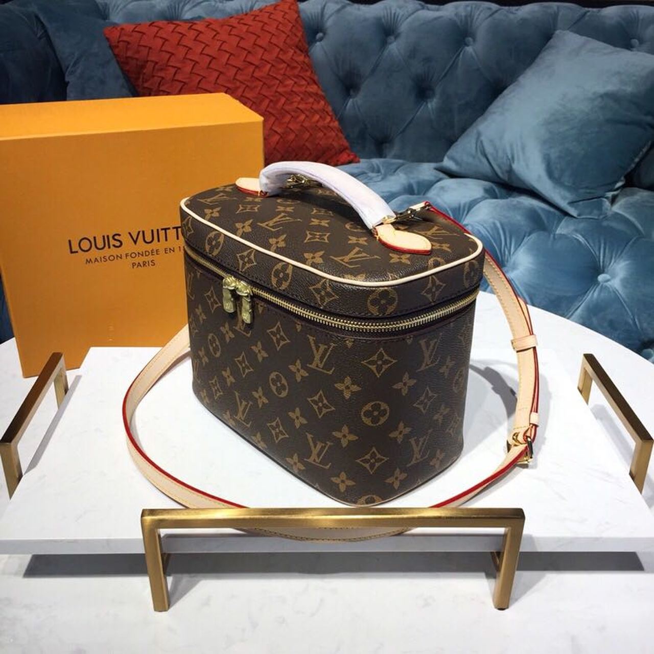 Top Quality Nice BB Vanity Case Monogram Canvas For Women, WoBags, Travel Bags 9.4in/24cm Top Quality M42265