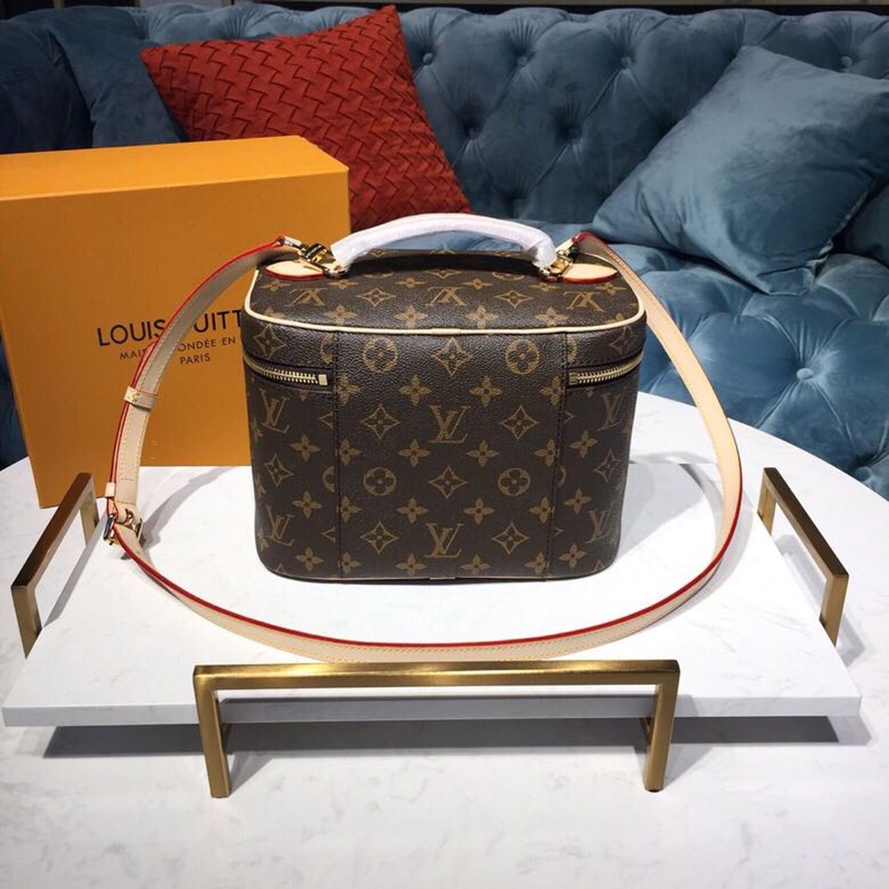 Top Quality Nice BB Vanity Case Monogram Canvas For Women, WoBags, Travel Bags 9.4in/24cm Top Quality M42265