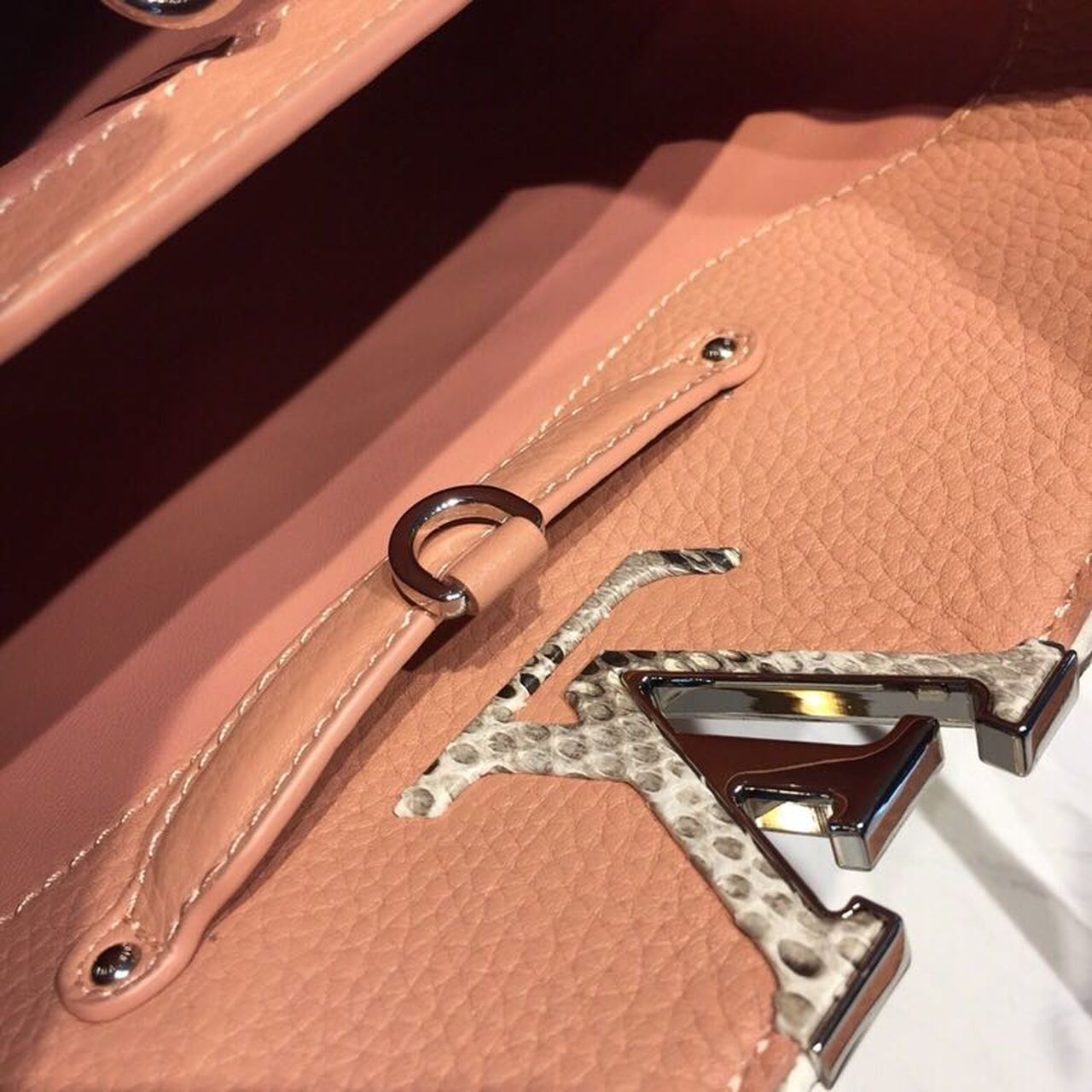 Top Quality Capucines PM Taurillon And Python Magnolia Pink For Women,  Shoulder And Crossbody Bags 10.4in/27cm Top Quality