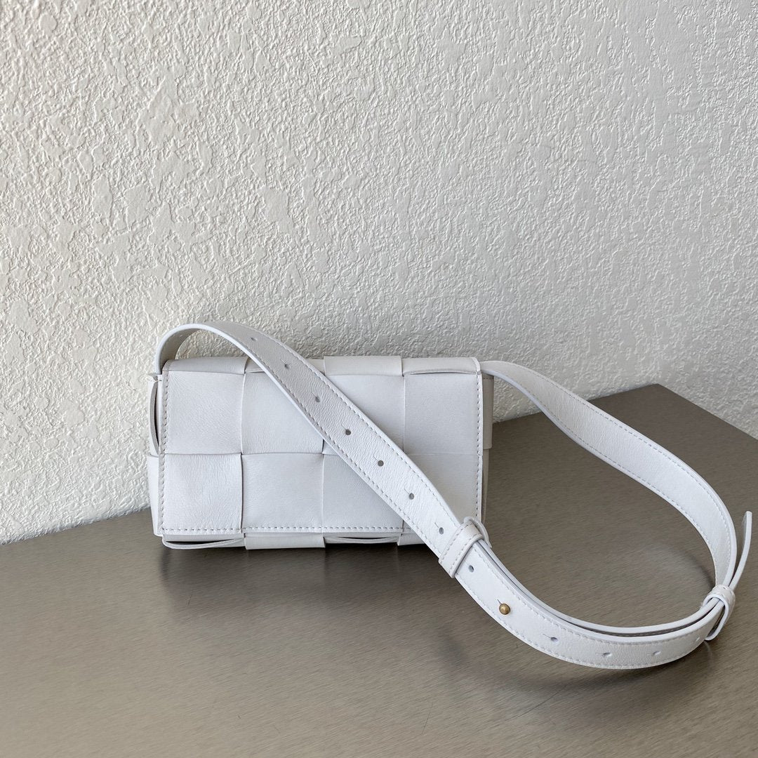 Top Quality Belt Cassette White, For Women, Women’s Bags 7in/18cm 668572VMAY19009