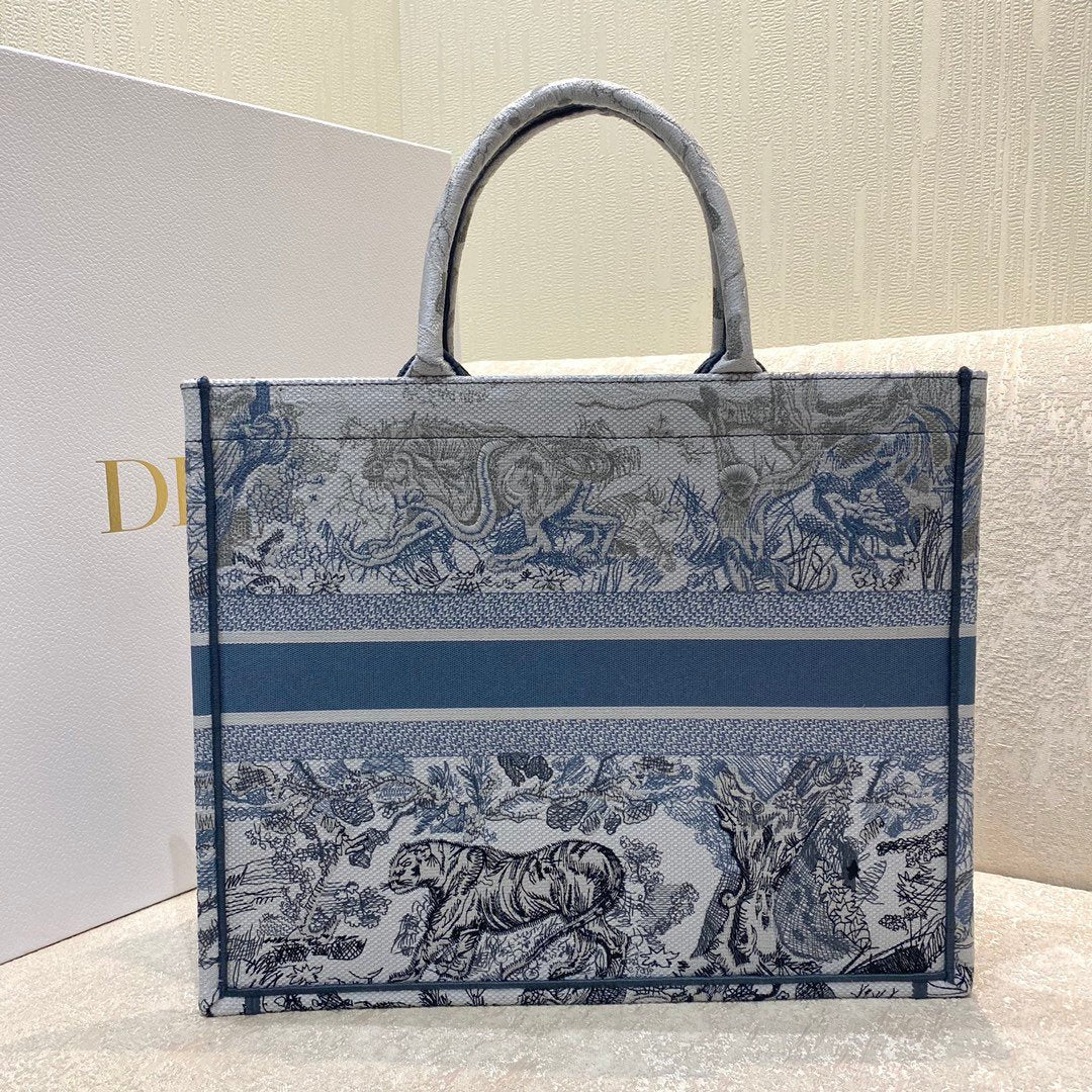 Top Quality Large Book Tote Blue and White Cornely Embroidery, Blue, For Women Womens Handbags, Shoulder Bags, 42cm CD M1286ZRGO_M928